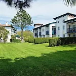 Domaine Bordaberry T2 Jardin Et Superbe Piscine