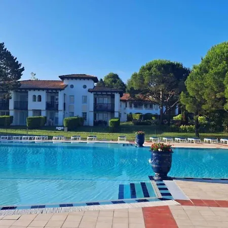 Domaine Bordaberry T2 Jardin Et Superbe Piscine Urrugne