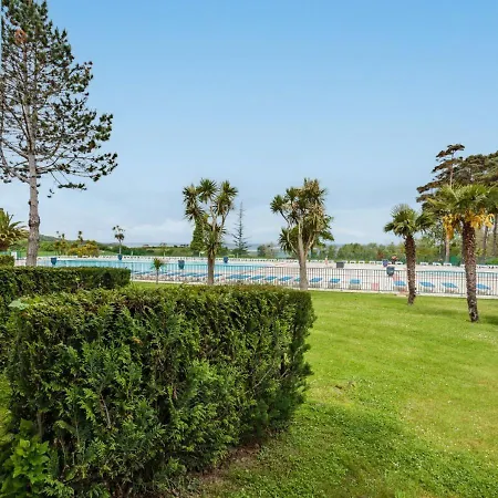 Domaine Bordaberry T2 Jardin Et Superbe Piscine * Urrugne