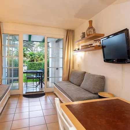 Domaine Bordaberry T2 Jardin Et Superbe Piscine Urrugne