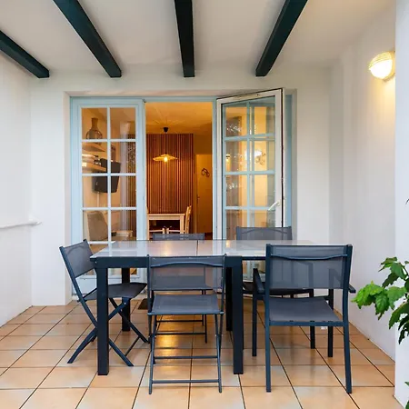 Fontarrabie 02-domaine Bordaberry-terrasse&superbe Piscine
