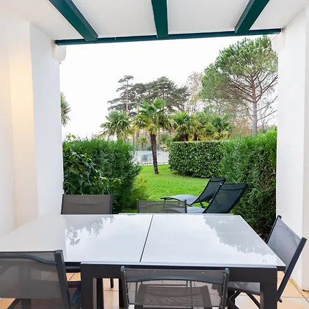 Domaine Bordaberry T2 Jardin Et Superbe Piscine