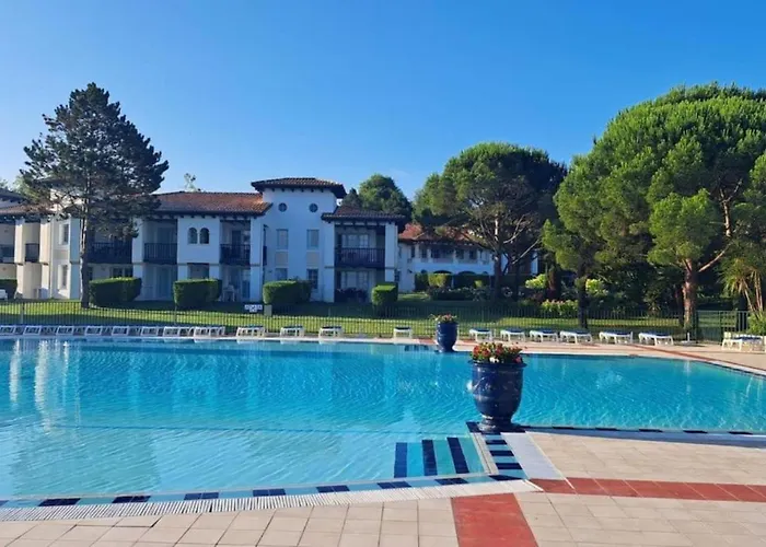 Domaine Bordaberry T2 Jardin Et Superbe Piscine Urrugne