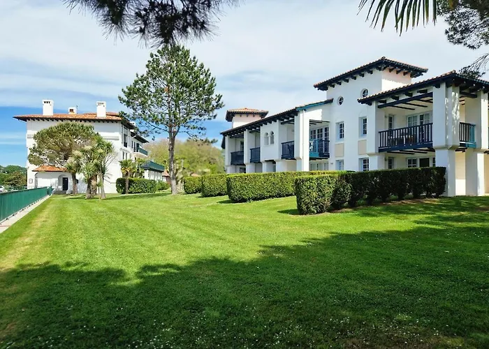 Domaine Bordaberry T2 Jardin Et Superbe Piscine