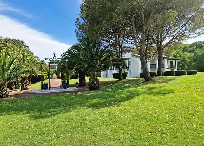 Domaine Bordaberry T2 Jardin Et Superbe Piscine Urrugne